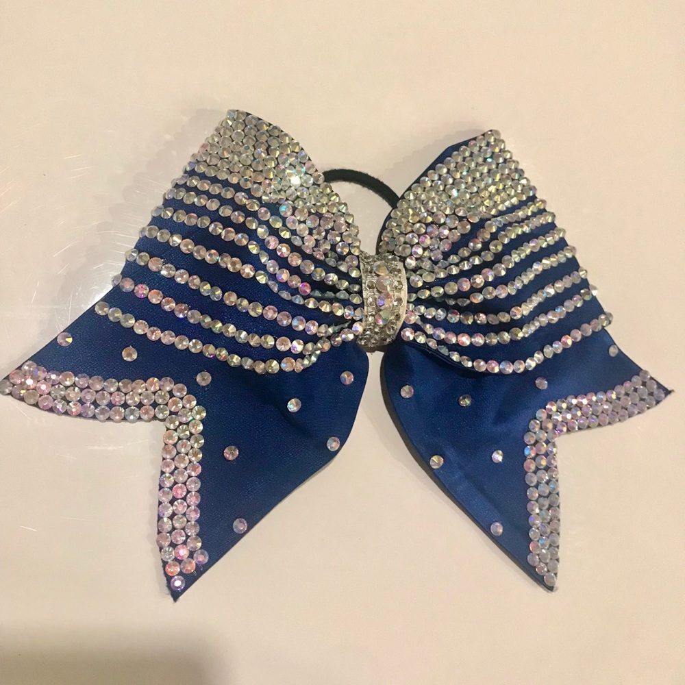 The Bow to love cheer bow